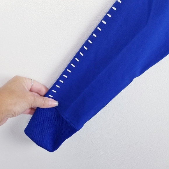 Under Armour ColdGear Women's Blue Zip Front Jacket Sweatshirt NWT - Picture 8 of 16